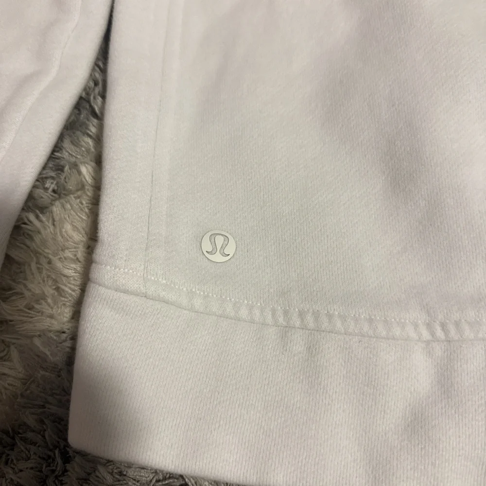 lululemon athletica Women's Cream Hoodie Sweater - Picture 4 of 7